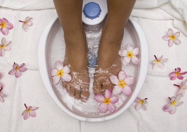 Detoxify and Rejuvenate: The Magic of the Detox Foot Bath